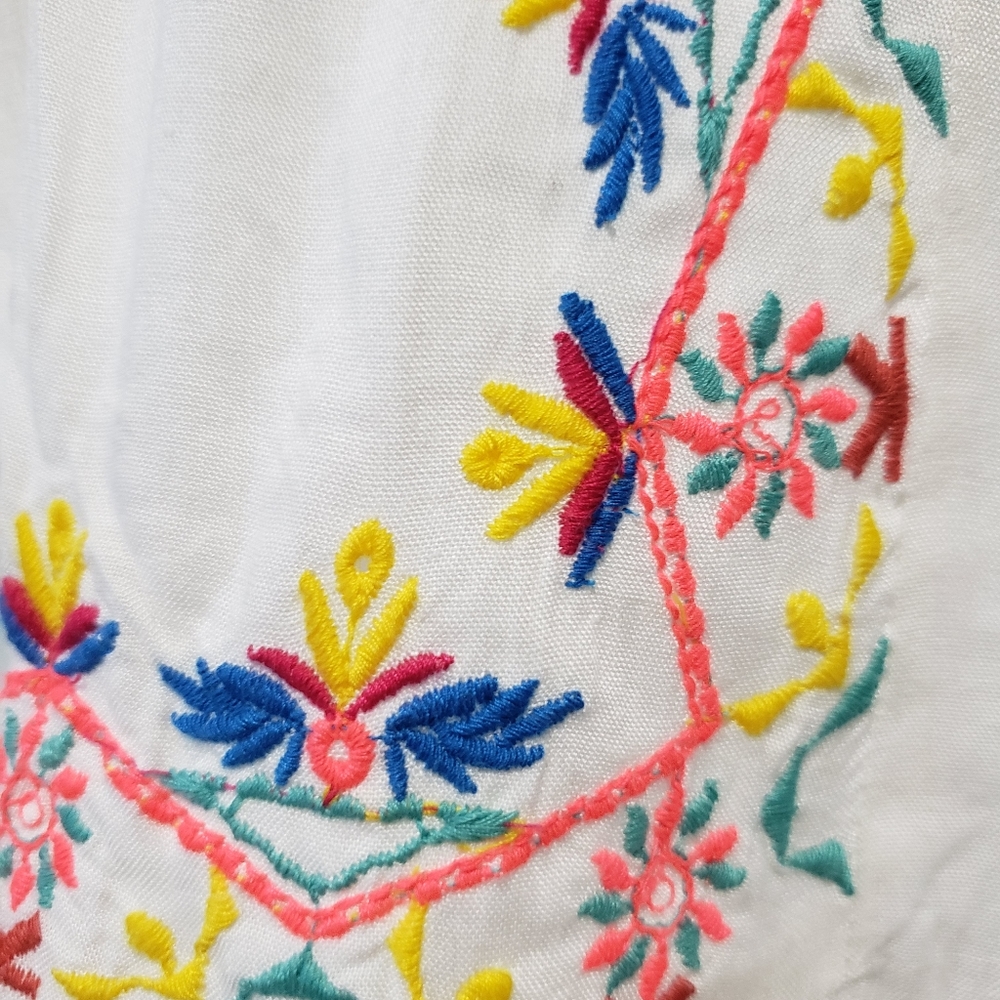 DEX Embroidered Summer top - Picture 4 of 7